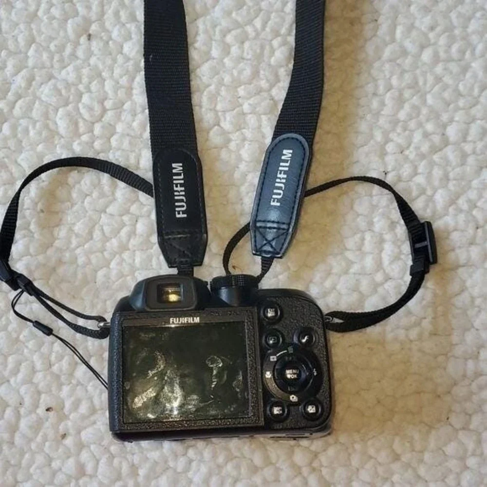 Fujifilm Finepix S1500 MP‎ 12X Image Camera, Strap & Lens Cover
